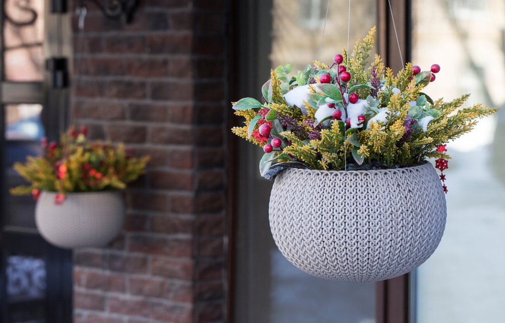 winter-hanging-baskets